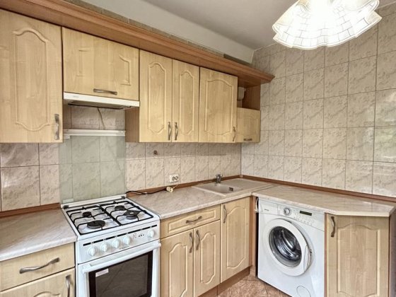 Оренда 2к  вул. Братиславська 40   Метро Чернігівська Киев