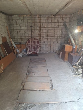 Гараж район Украина - фото 1