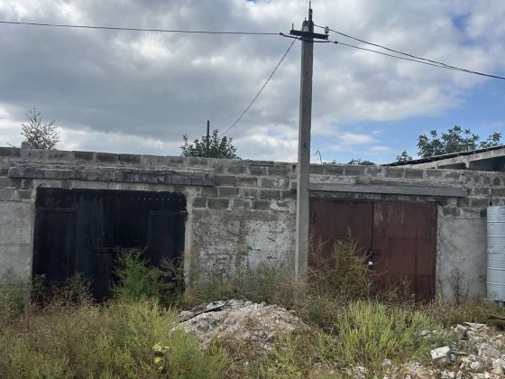 Гараж 10,5×6 за судом Жовті Води