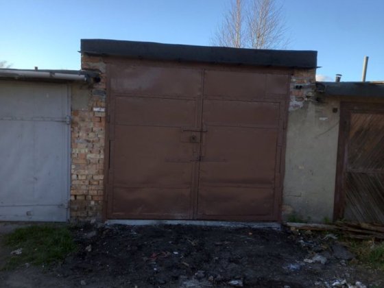 Продам гараж на цемм 3000 доларів оренда 2000 в місяць Нововолинськ