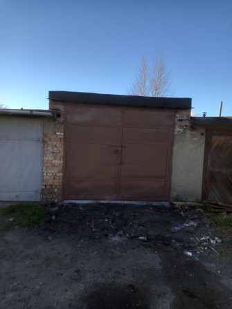 Продам гараж на цемм 3000 доларів оренда 2000 в місяць - фото 1