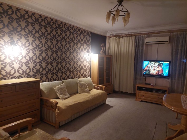 Здається 1 кімнатна квартира Металургів. - фото 1