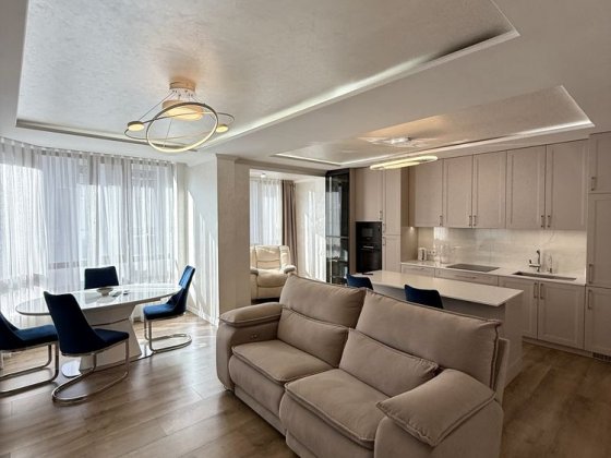 Дизайнерська 2-кім. квартира з кухнею-вітальнею на вул. Лемківська Львів