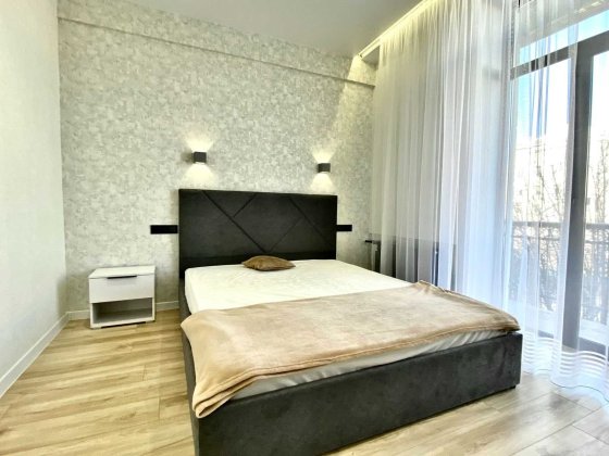 Сдам 2 ух комнатную квартиру пр.  Д. Яворницкого 121 (центр города) Дніпро