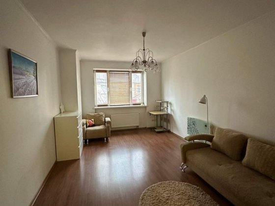 1-к квартира неподалік ТЦ Лавіна з газовою плитою на 2-му поверсі Київ