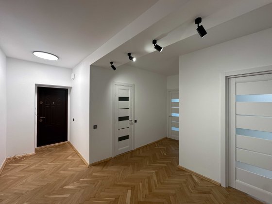 Оренда 3-кімнатної квартири з ремонтом в центрі, вул. Моршинська Львов