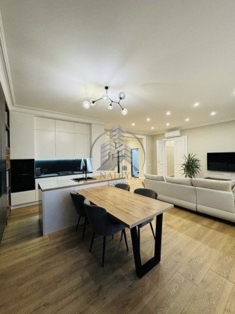 Оренда ВІП квартири 100 м. в центрі міста пл. Данила Галицького - фото 1