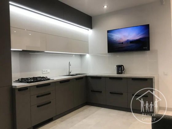 Оренда двоповерхової 2-кімнатної квартири з великою терасою Львів