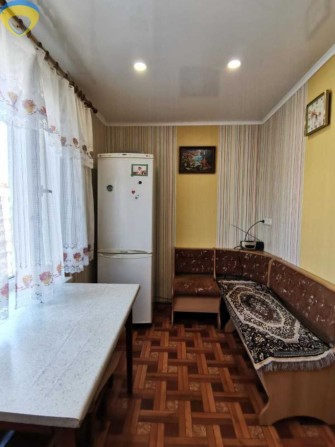 Сдам 3 к.кв. в р-не кт. Космос       БЕЗ КОМИССИИ. Свет  НЕ отключают - фото 1