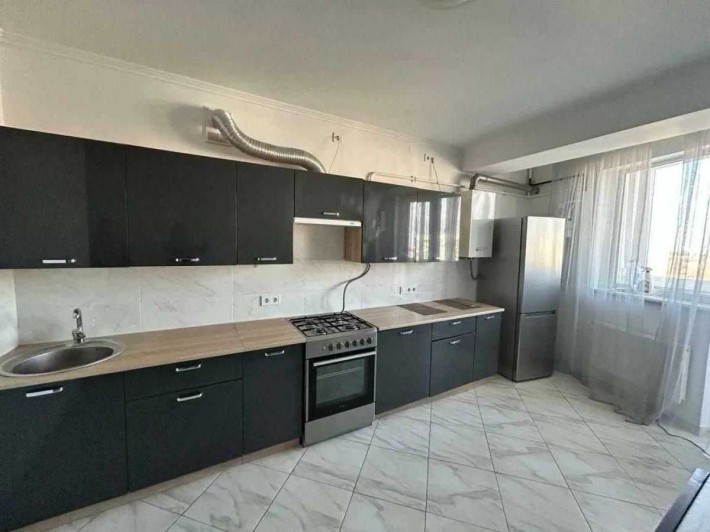 Оренда простороі‌ 1-кімнатноі‌ квартири в новобудові на вул.Головатого - фото 1