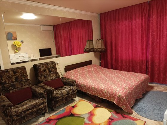 Сдам СВОЮ 1-но комнатную квартиру Левобережный-3, возле "КАРАВАНА" Дніпро