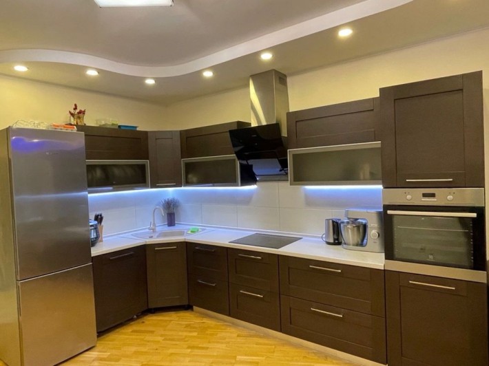 Оренда просторої  та сучасної квартири на  Олени Пчілки 2,  Позняки - фото 1