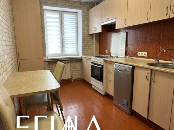 Оренда 2к квартири центр міста вул. Островського Кропивницкий