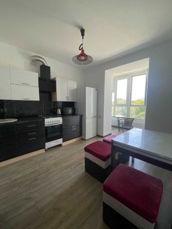 Оренда. Затишна 1-кімнатна квартира з ремонтом на Поділлі - фото 1