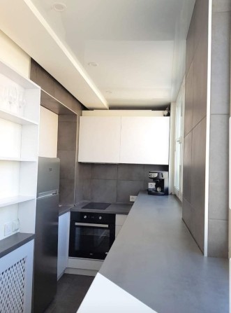 От месяца. Кровать и диван. 1 к кв. Левый берег. Риелторы не звоните - фото 1