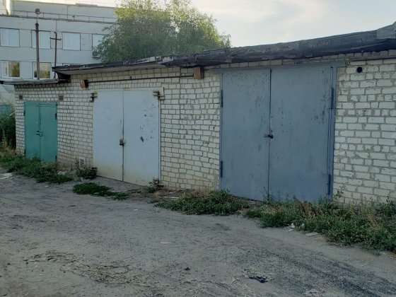 Продам гараж 5	на 9 в центре города Чугуев