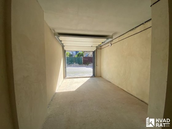 Терміновий продаж гаража у центрі міста, ЖК Фемелі Плаза Івано-Франківськ