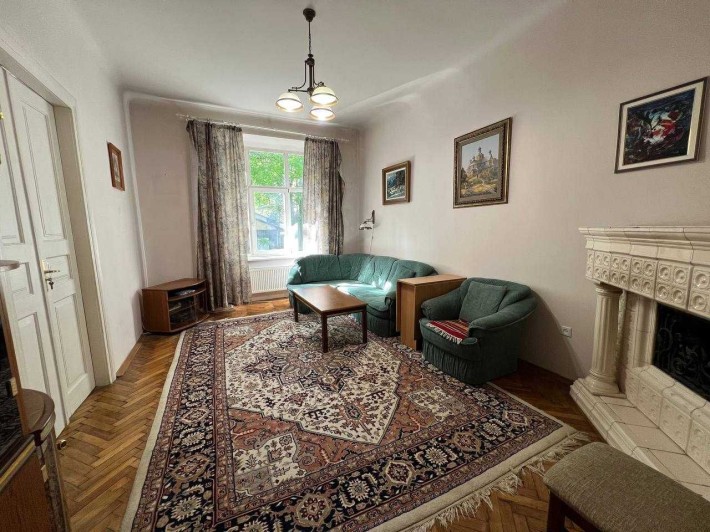 Оренда 2к квартири в центрі з ремонтом та каміном по вул. Чернігівська - фото 1