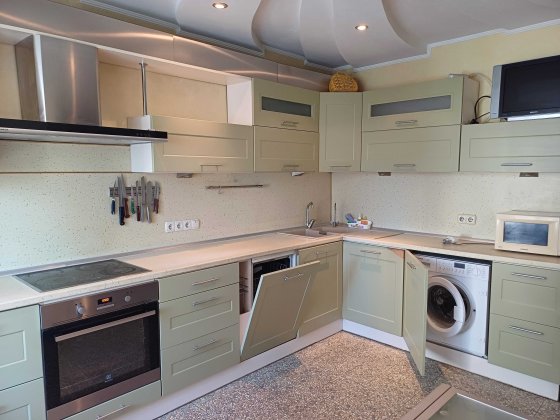 Здам 2-кімнатну квартиру по вул. Анни Ахматової, буд.37, ремонт, метро Київ