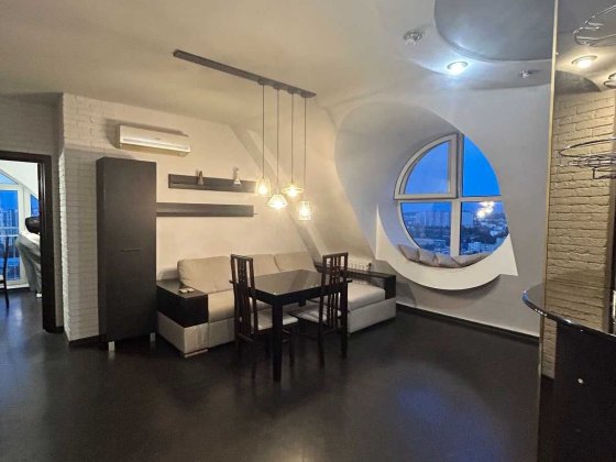 Оренда 3х кім. квартири студії. Вул. Макіївська 8. Київ