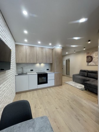 ЖК Варшавський Плюс. Генератор. ТЦ Ретровіль. - фото 1