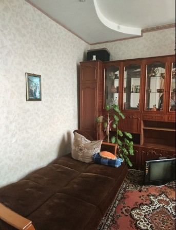 Сдаю 2к/кв уд Дмитриева 2/2 мебель,холодильник,бытовая техника 4500 - фото 1