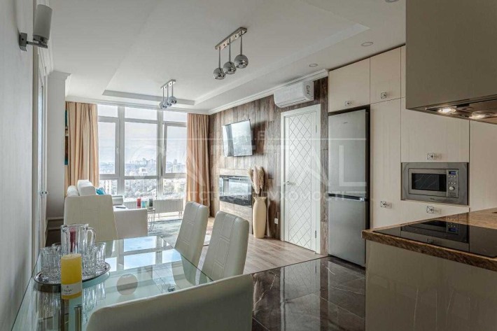 Оренда 3-кім просторої світлої квартири Гардеробні ГЕНЕРАТОР ПЕЧЕРСЬК - фото 1