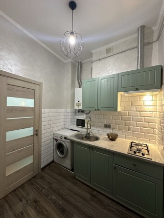 Оренда чудової квартири в центрі міста по вул Дорошенка - фото 1