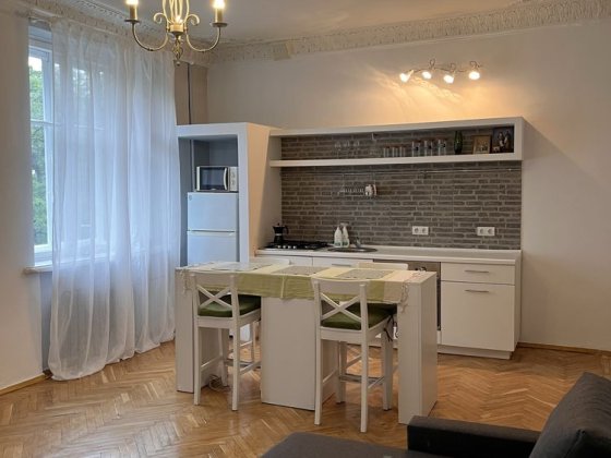 Трехкімнатна квартира на Білоруський  від господаря. Киев