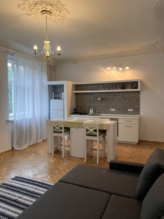 Трехкімнатна квартира на Білоруський  від господаря. - фото 1