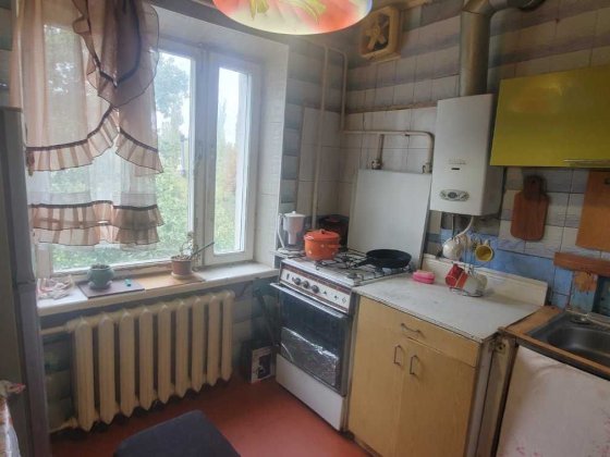 сдам 2комн квартиру на Кияшко 40