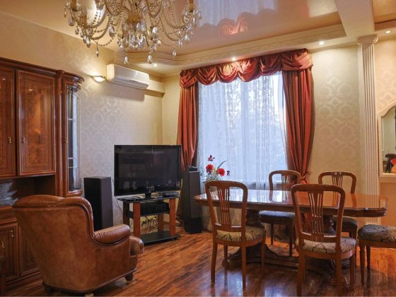 Сдам 4-кімнатну квартиру на Печерську Київ