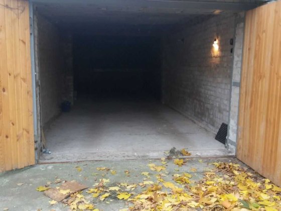 Продам цегляний гараж на 2 е автомашини, провулок Коцюбинського. Чернигов