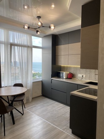 Сдам Стильную Евродвушку на Каманина с Видом на море . - фото 1