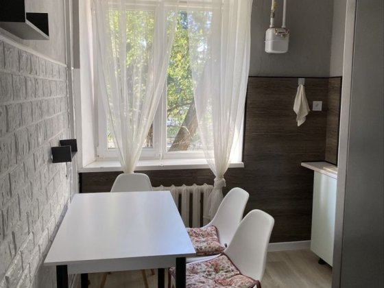 Оренда 2к квартири Садова/парк Серце міста на 2 поверсі з 3 Николаев