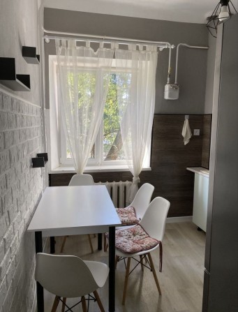 Оренда 2к квартири Садова/парк Серце міста на 2 поверсі з 3 - фото 1