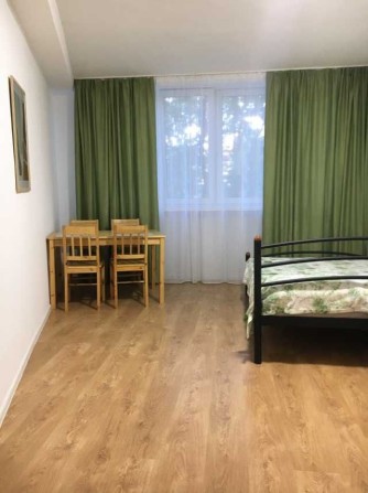 Сдаю квартиру біля метро Академгородок,пішки-15 хв. - фото 1