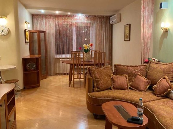 м Мінська, Оболонські Липки, Набережна, Івасюка 20-А, з видом на річку Київ