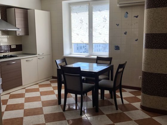 Слам 3-х комнатную на Парковой, возле автовокзала Одеса