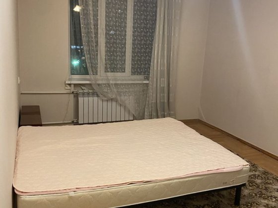 Сдам 2 х комнатную квартиру метро Голосеевская Киев