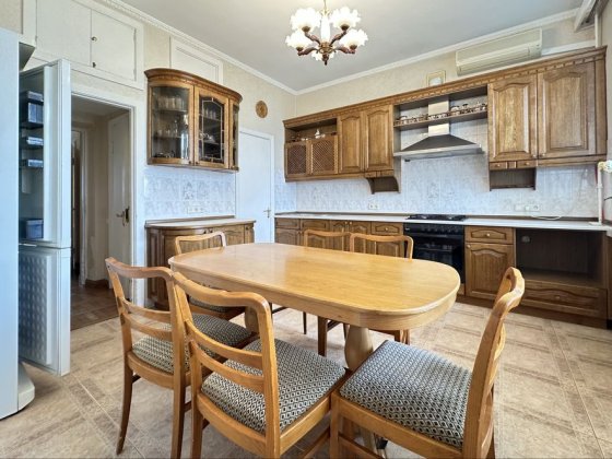 ЦЕНТР вул.П.Орлика Печерськ Велика 3-к квартира Киев