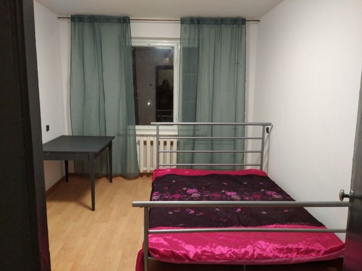 Сдаю 1к квартиру без посредников пл. Победы дёшево коммунальные - фото 1