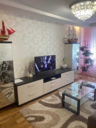 С дам 2-х комн.кв., ул.Комарова 6-а, 3/5, комнаты раздельные - фото 1