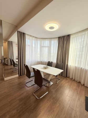 Оренда 2к квартири Печерськ, Лесі Українки 7А, метро Кловська - фото 1