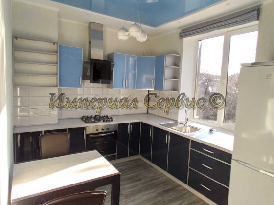 Здам 2 кімнатну квартиру у центрі міста по вулиці Миру