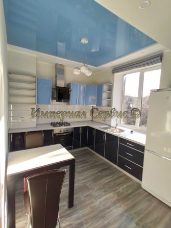 Здам 2 кімнатну квартиру у центрі міста по вулиці Миру - фото 1