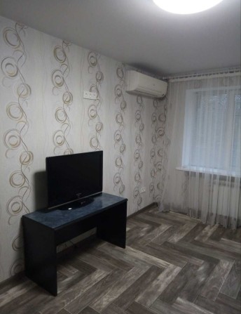 Розкішна однокімнатна квартира з новим ремонтом - фото 1