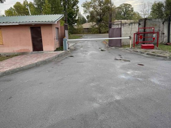 Сдам место на площадке в Днепре-стоянка грузовиков и техники Днепр