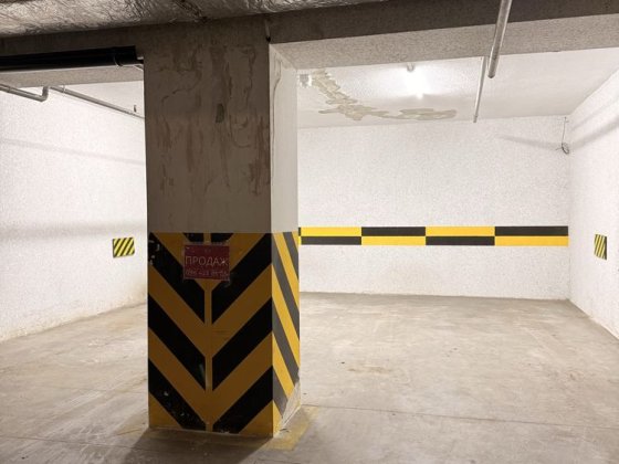 Продаж паркомісця в ЖК Auroom вул. Яцкова бічна Шевченка ЖК Семицвіт Львів