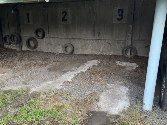 Продам место под навесом ж/м Тополь 1 Днепр